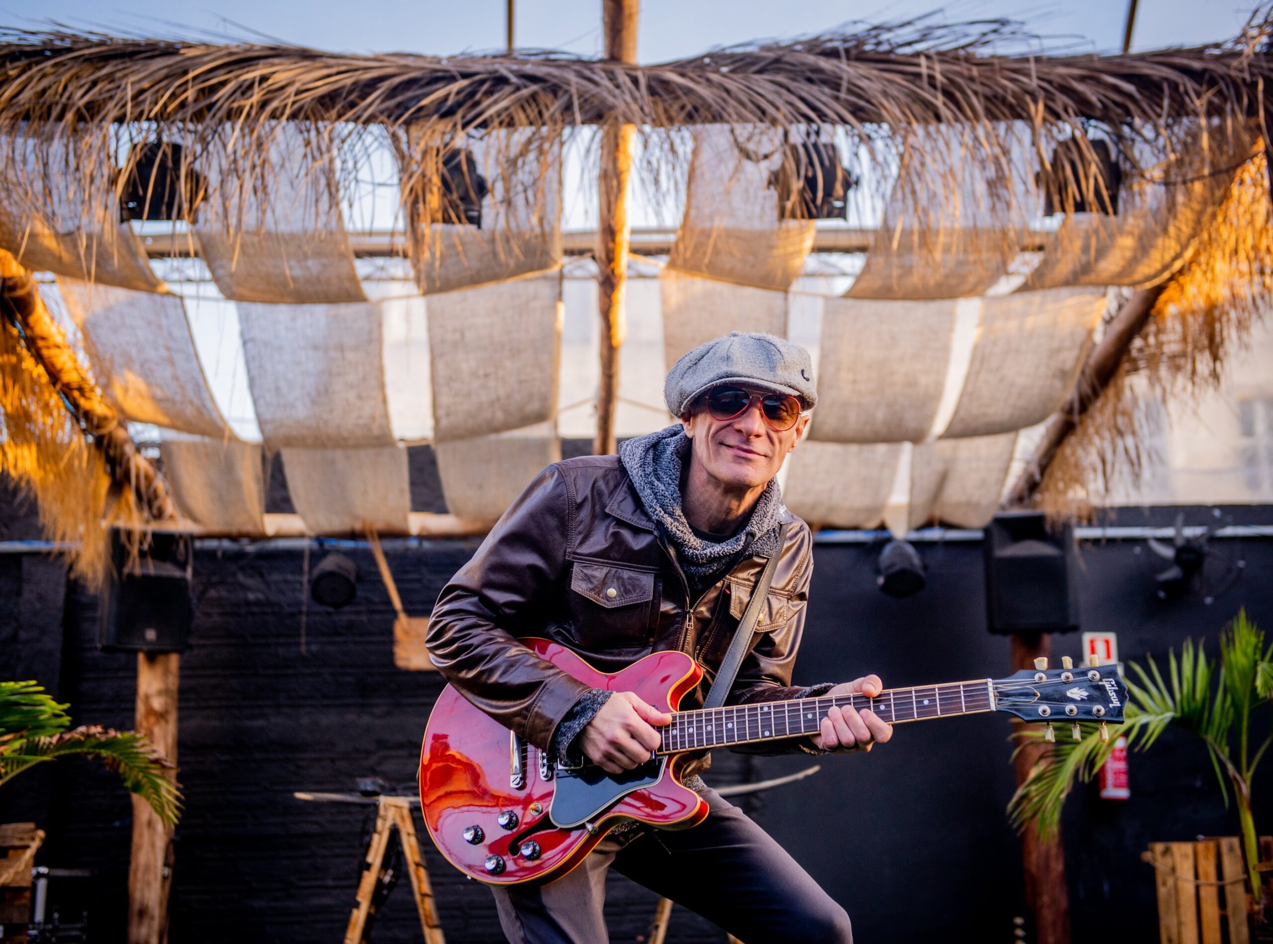 O Rock chegou para ficar no Quarto Distrito com show de Charles Master e Banda