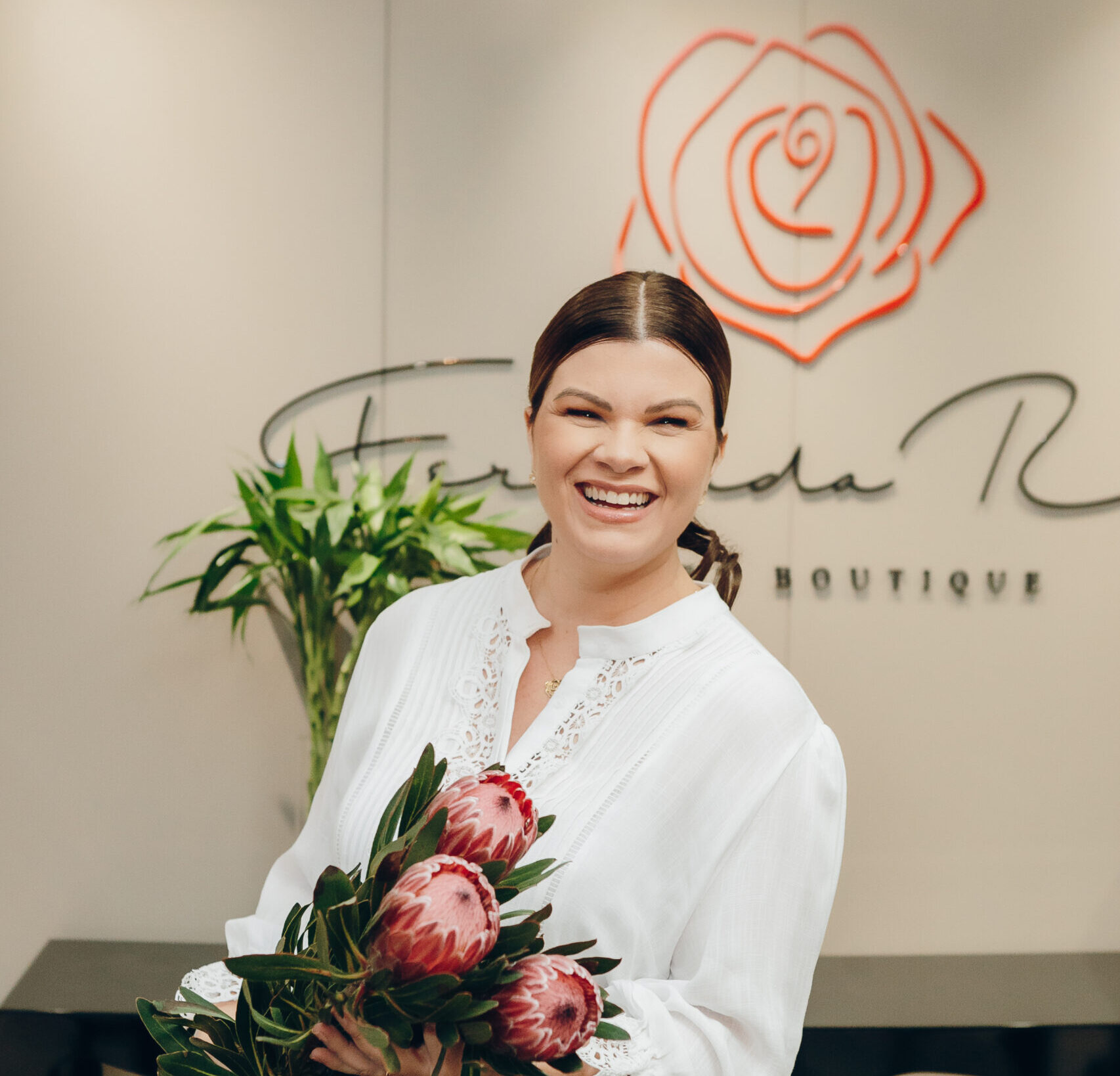 Fernanda Rosa Flores Boutique comemora 15 anos no mercado de flores