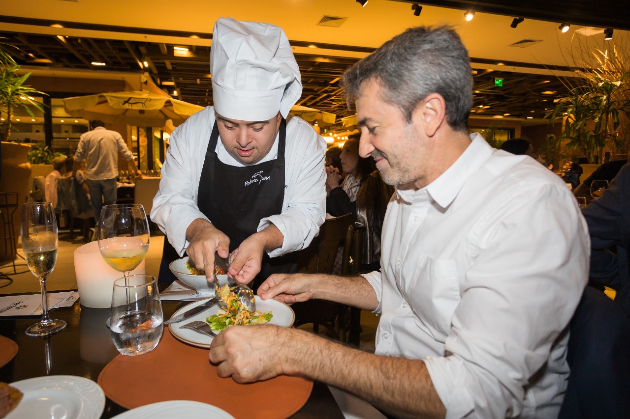 Noite de sabores e solidariedade arrecada mais de R$ 40 mil para o Instituto Social Pertence em Porto Alegre