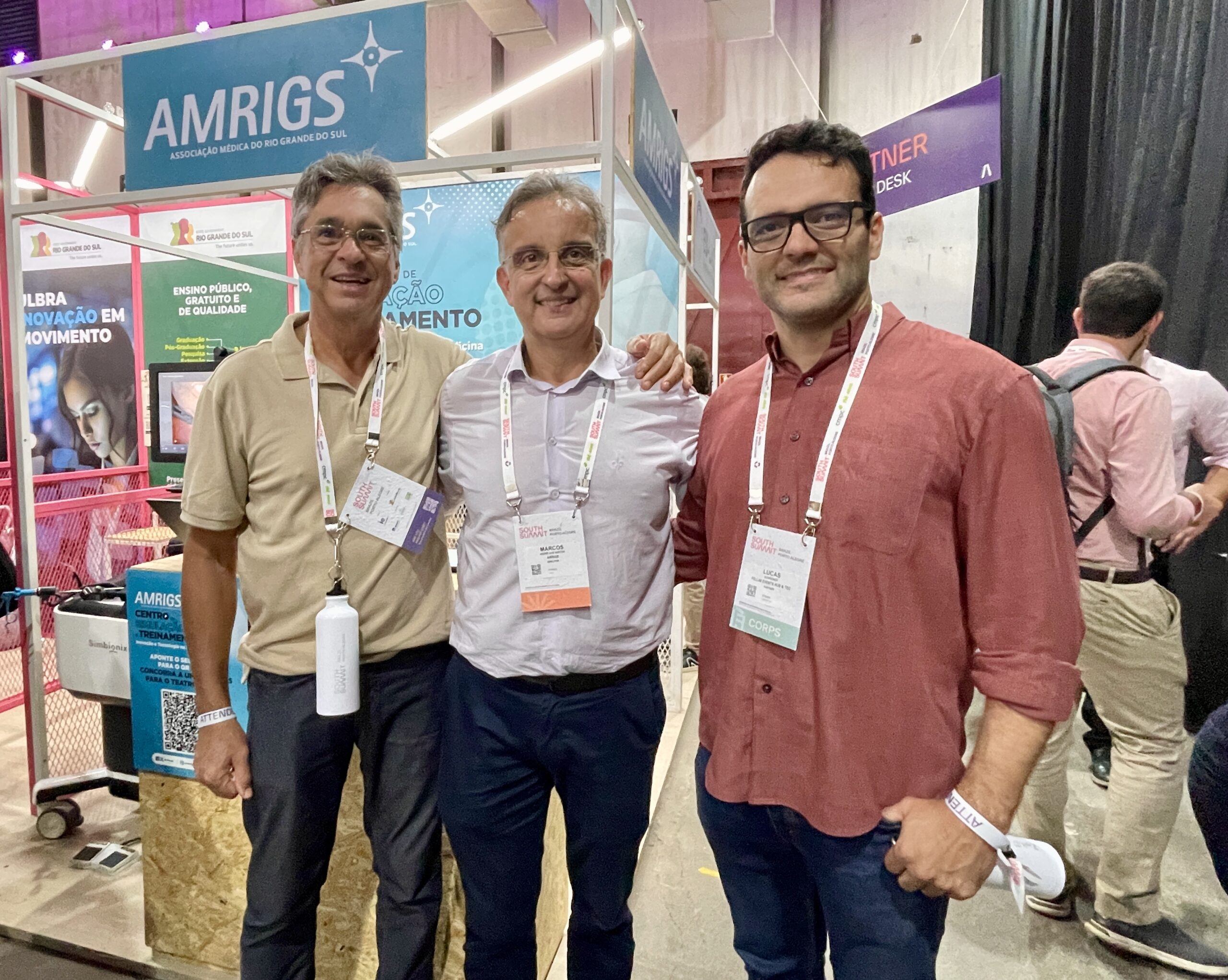 Realismo e precisão de equipamentos utilizados na AMRIGS para treinamento médico chamam a atenção de visitantes do South Summit Brazil 2024