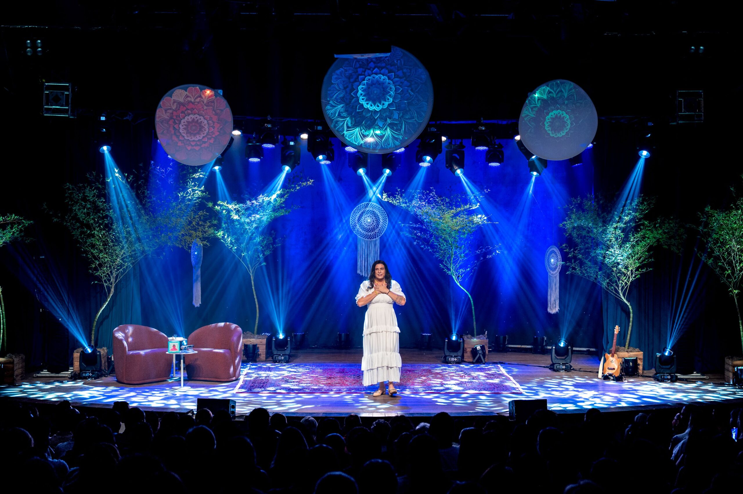 Dra. Rosângela estreia especial de comédia no cinema com sessão exclusiva em Porto Alegre